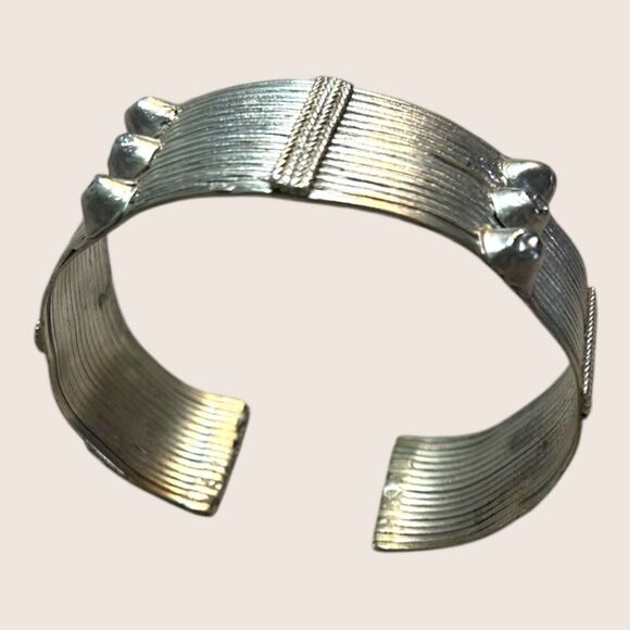 🩶 1940s ANTIQUE ETHIOPIAN BRACELET CUFF ADJUSTABLE SILVER HANDMADE ARTISAN - Picture 1 of 10